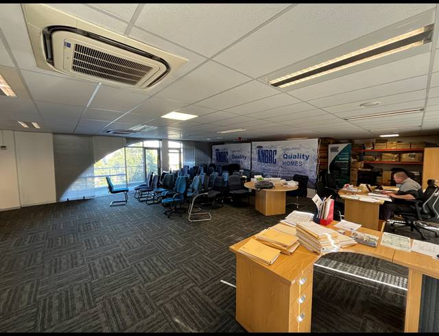 1,194M² OFFICE TO LET IN CENTURY CITY